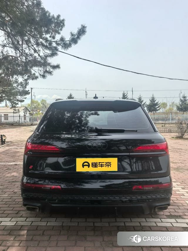 Audi Q7 2025 Черный из Китая, фото 2