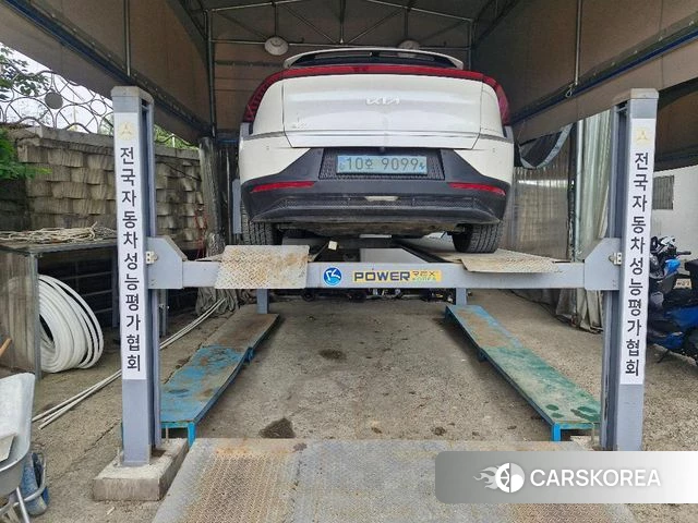 Kia EV6 2022 Белый из Кореи, фото 2
