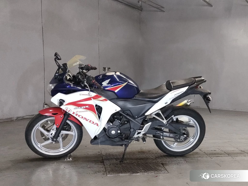 Проданный Honda CBR250R 2011 из Японии