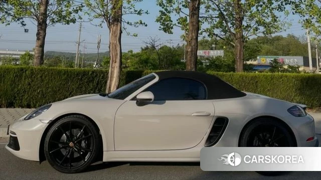 Porsche 718 Boxster 2018 Серебристо-серый из Кореи, фото 2