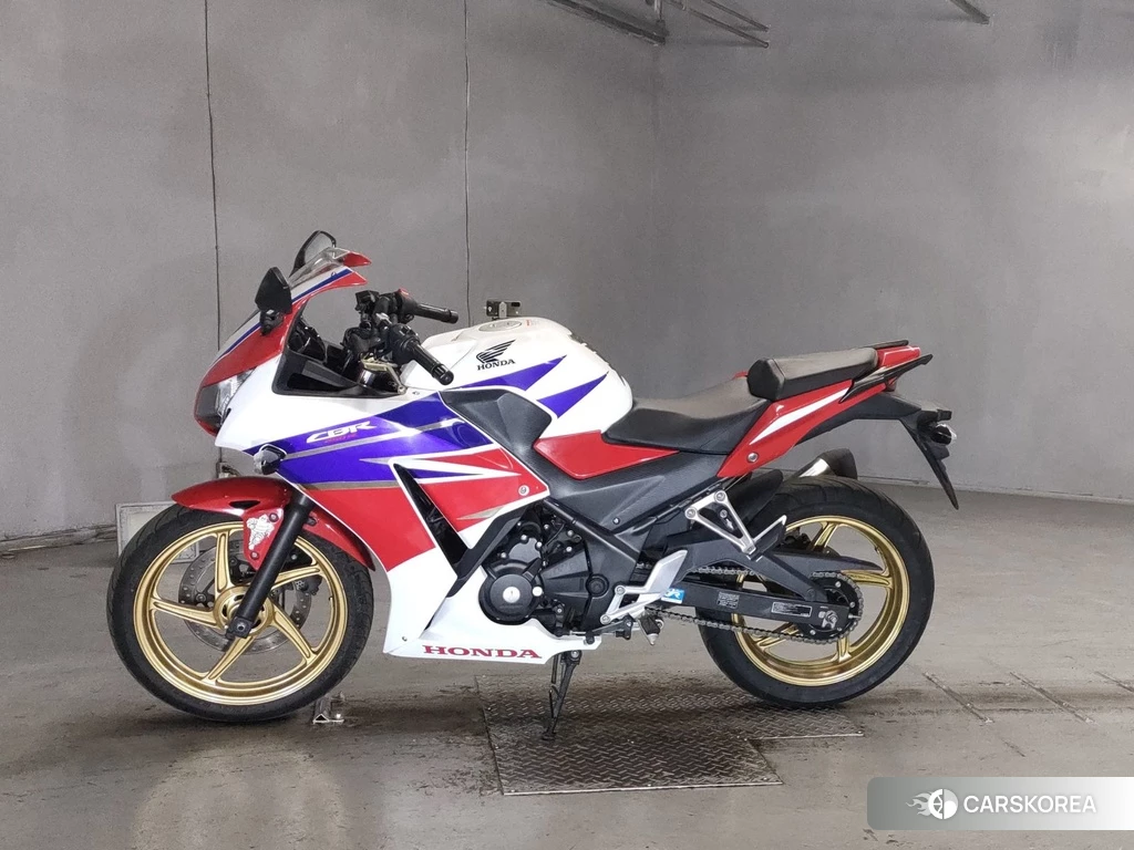 Проданный Honda CBR250R 2015 из Японии, фото 2