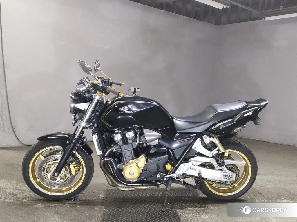 Проданный Honda CB1300SF 2013 из Японии, фото 2