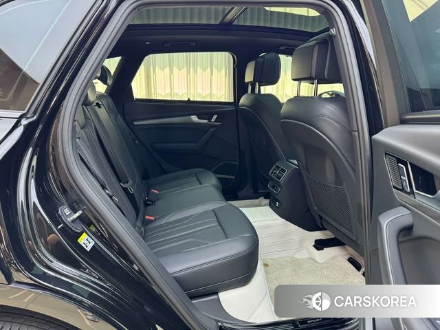 Audi Q5L id 3913711 из Китая 10