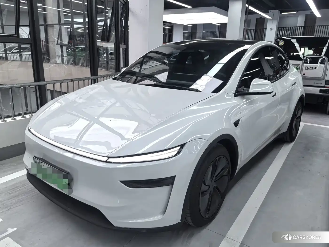 Tesla Model Y 2025 Белый из Китая, фото 5