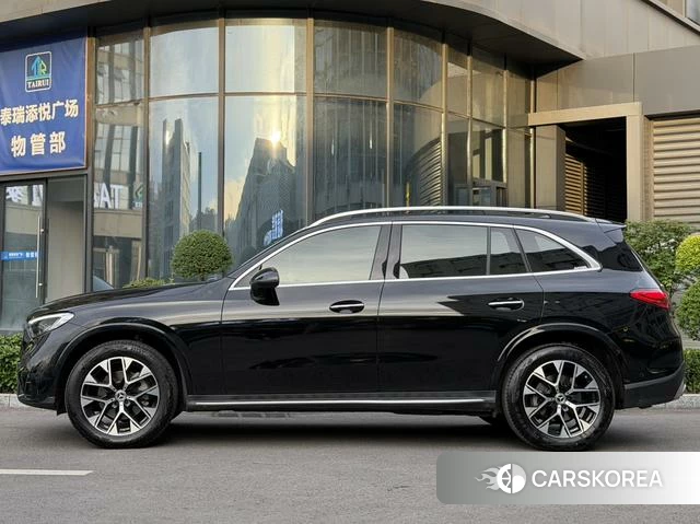 Mercedes-Benz GLC 2024 Черный из Китая, фото 5