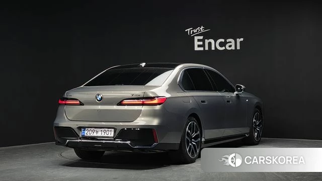 BMW 7 Series (G70) id 3934108 из Кореи 12