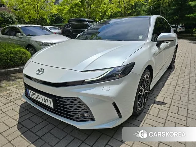 Toyota Camry (XV80) 2024 Белый из Кореи, фото 4