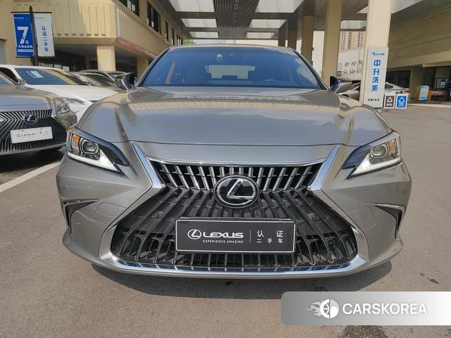 Lexus ES id 3908444 из Китая 9