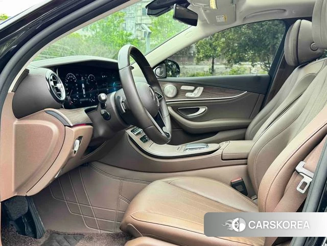 Mercedes-Benz E-class 2023 Черный из Китая, фото 5