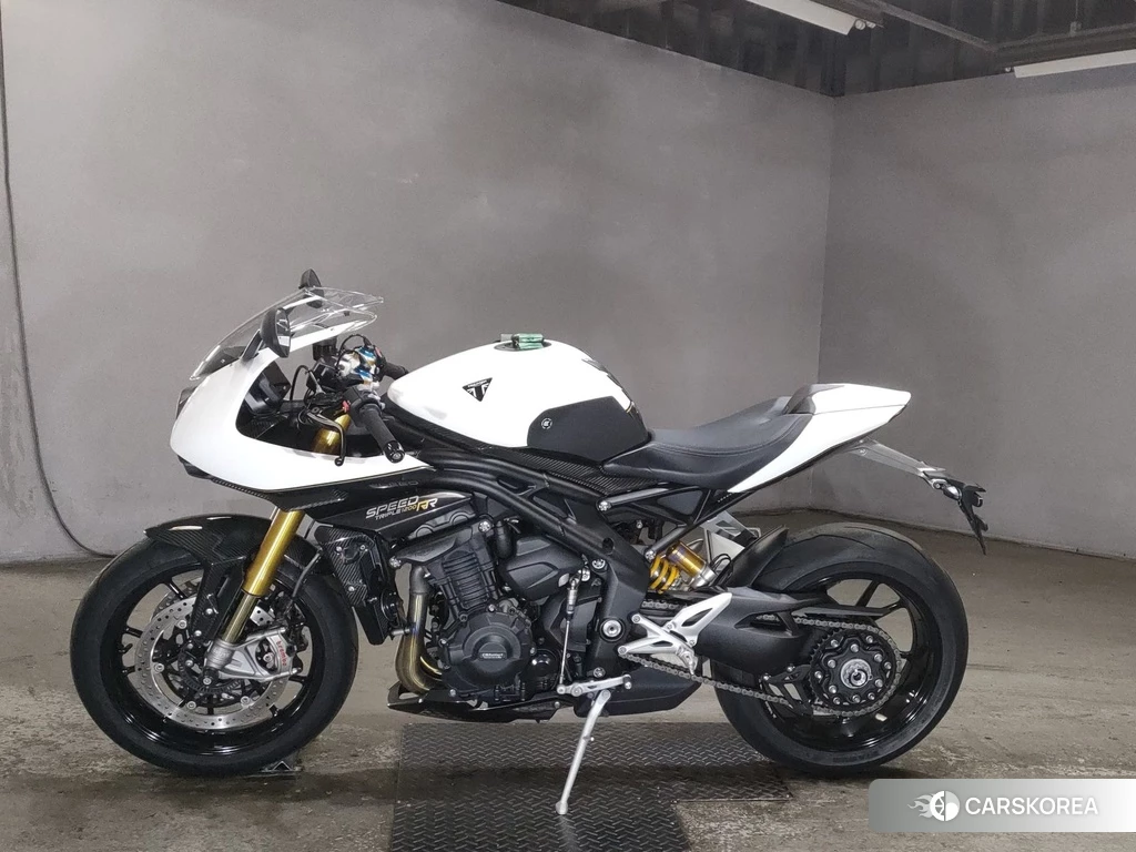 Проданный Triumph SPEED TRIPLE 1200RS 2023 из Японии
