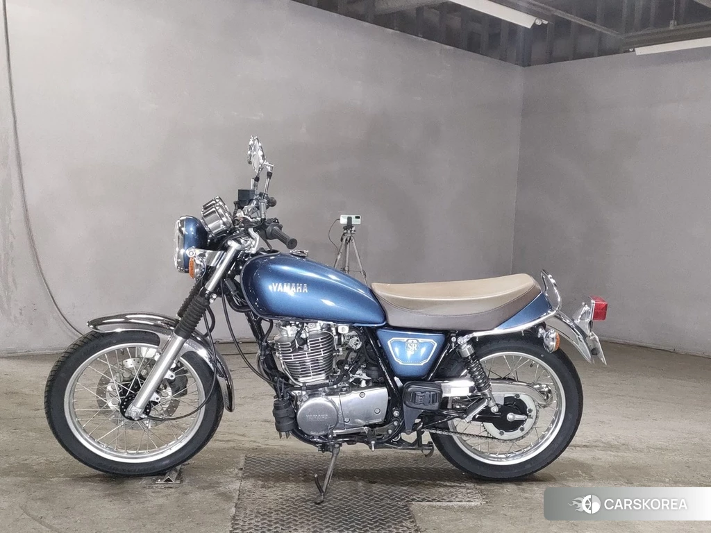 Проданный Yamaha SR 400 2020 из Японии, фото 2