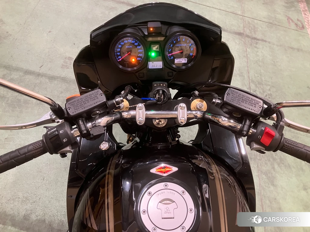 Проданный Honda CB1300SF BOLDOR ABS 2013 из Японии, фото 2