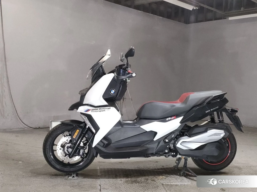 Проданный BMW C400X 2019 из Японии