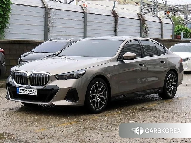 BMW 5 Series (G60) id 4612271 из Кореи 12
