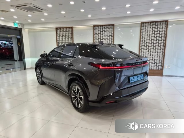 Lexus RZ450e id 4757610 из Кореи 7
