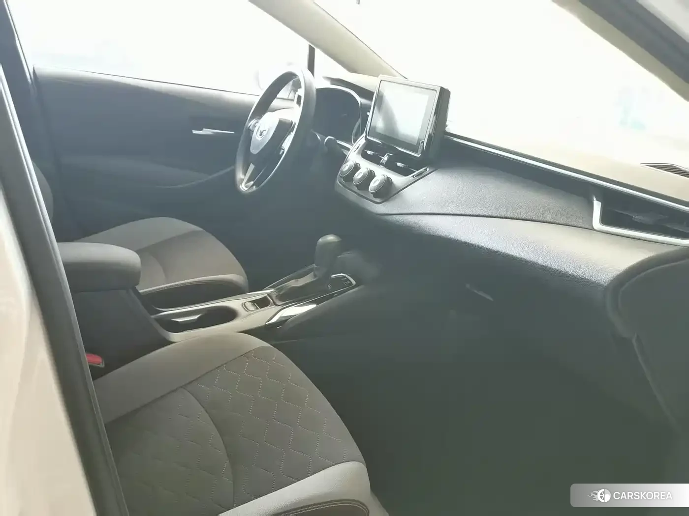 Toyota Corolla 2023 Белый из Китая, фото 2