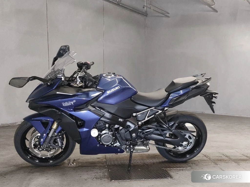 Проданный Suzuki GSX-S1000GT 2022 из Японии