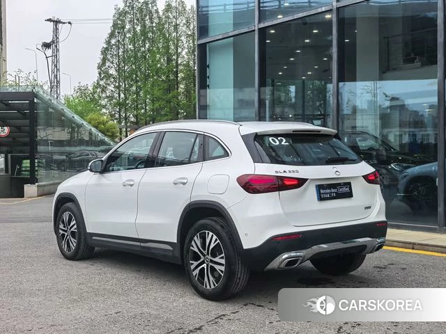 Mercedes-Benz GLA 2024 Белый из Китая, фото 2