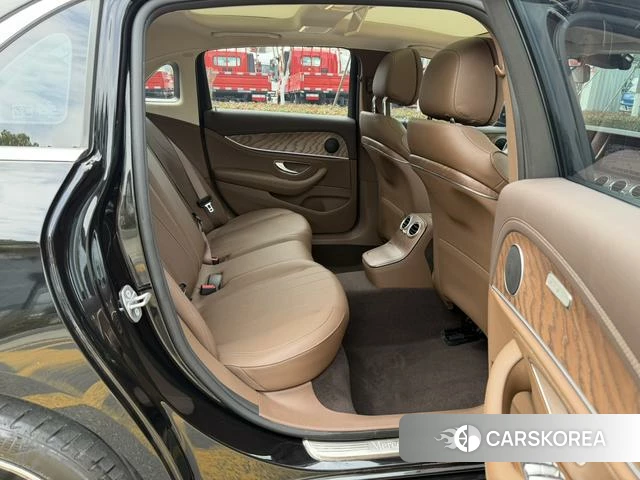 Mercedes-Benz E-class id 4271678 из Китая 12