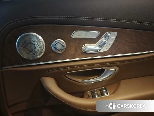 Mercedes-Benz E-class 2021 Черный из Китая, фото 3