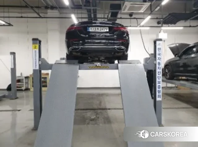 Mercedes-Benz E-Class W213 2021 Черный из Кореи, фото 2