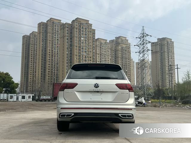 Volkswagen Tiguan L 2022 Шампань из Китая, фото 2