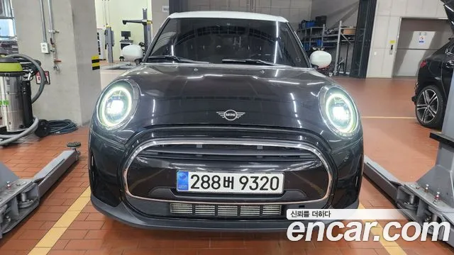 Mini Cooper 2023 Черный из Кореи, фото 2