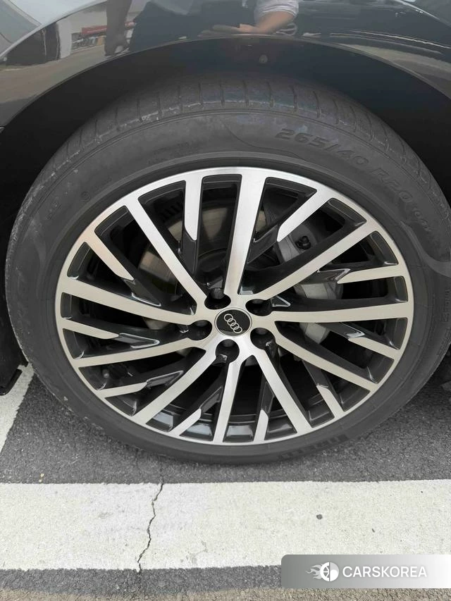 Audi A8 2023 Черный из Китая, фото 2
