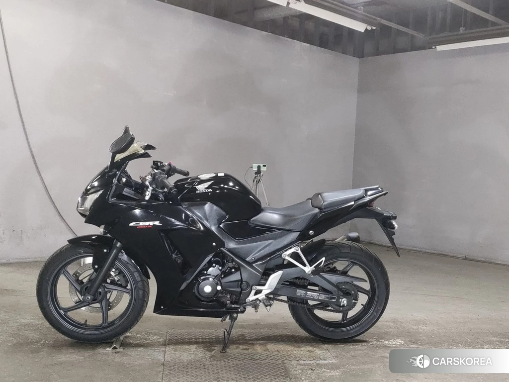 Проданный Honda CBR250R 2015 из Японии