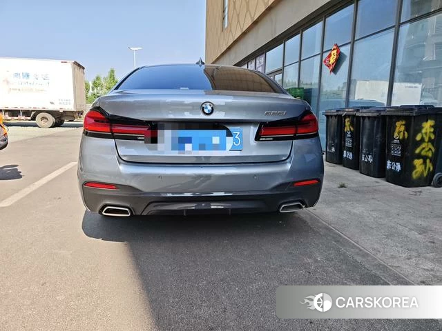 BMW 5 series (imported) 2023 Серебристо-серый из Китая, фото 2