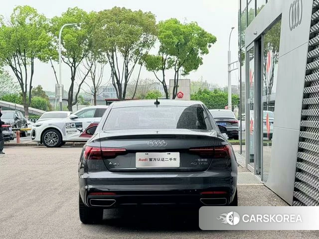 Audi A4L 2023 Темно-серый из Китая, фото 2