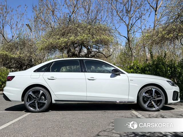 Audi A4L id 4259363 из Китая 9