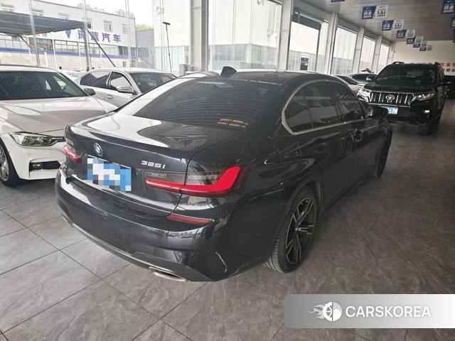 BMW 3 series 2022 Черный из Китая, фото 2