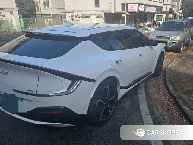 Kia EV6 2023 Белый из Кореи, фото 2