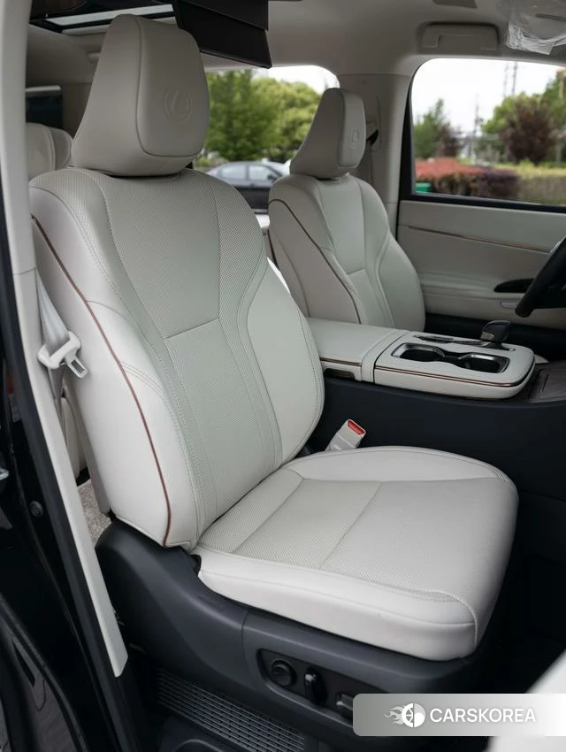 Lexus LM id 4300044 из Китая 12