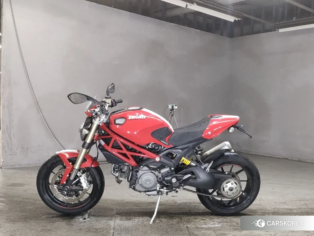 Проданный Ducati MONSTER 1100 EVO 2011 из Японии, фото 2