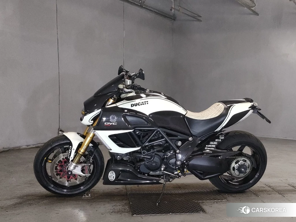 Проданный Ducati DIAVEL 2012 из Японии, фото 2