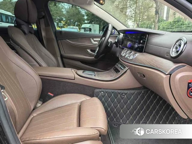 Mercedes-Benz E-class 2022 Черный из Китая, фото 3