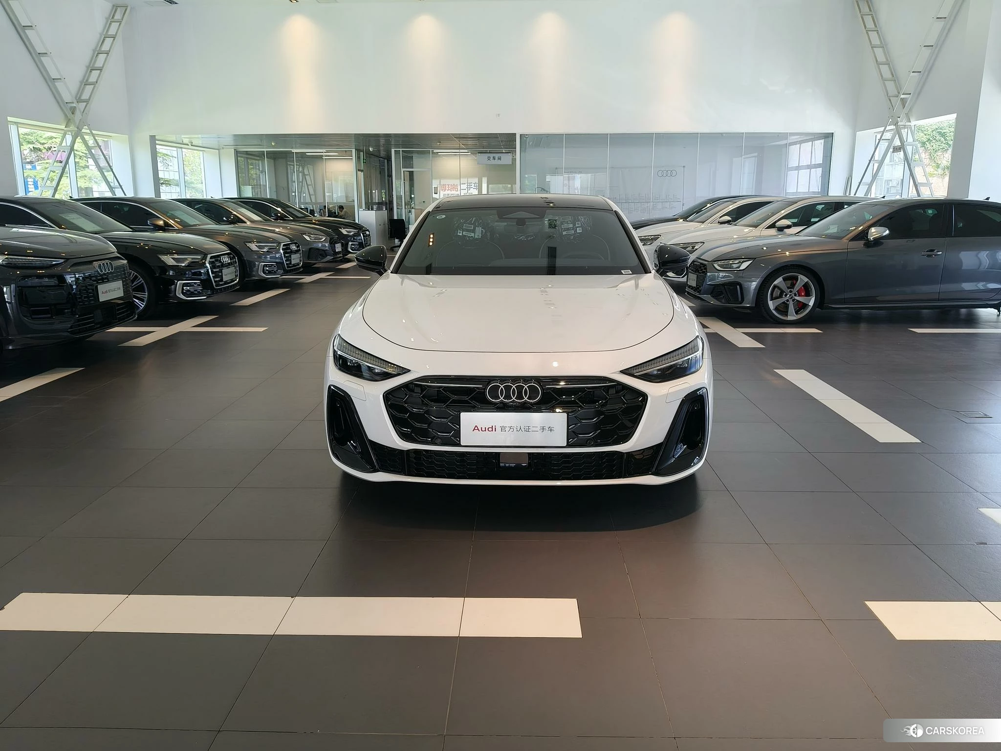 Audi A5L id 4492861 из Китая 9