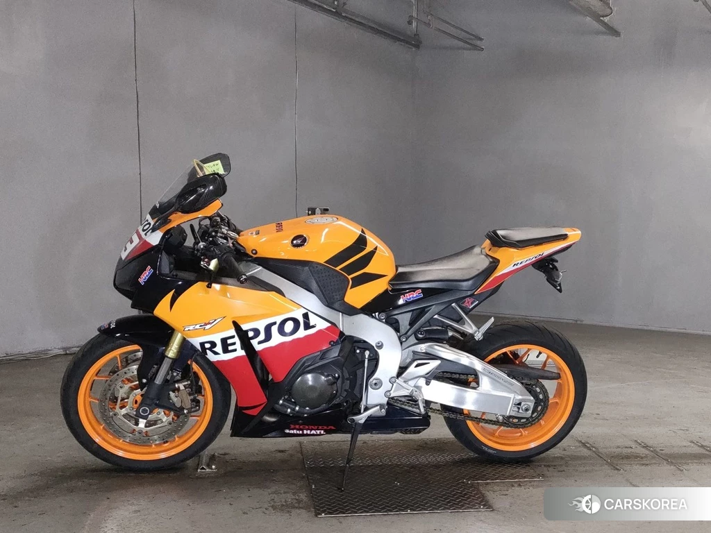 Проданный Honda CBR1000RR 2013 из Японии, фото 2