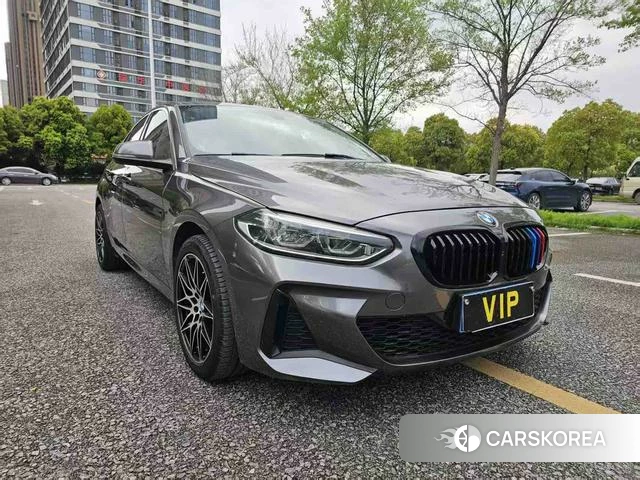 BMW 1 series 2021 Темно-серый из Китая, фото 3