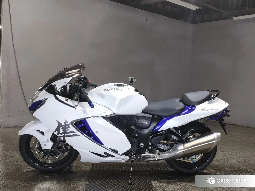 Проданный Suzuki GSX1300R HAYABUSA 2023 из Японии