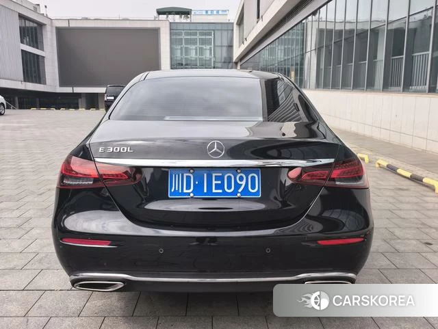 Mercedes-Benz E-class 2022 Черный из Китая, фото 2