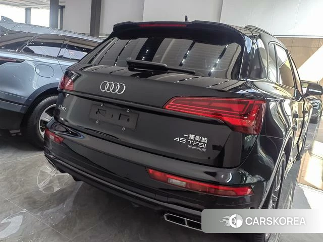 Audi Q5L 2021 Черный из Китая, фото 2