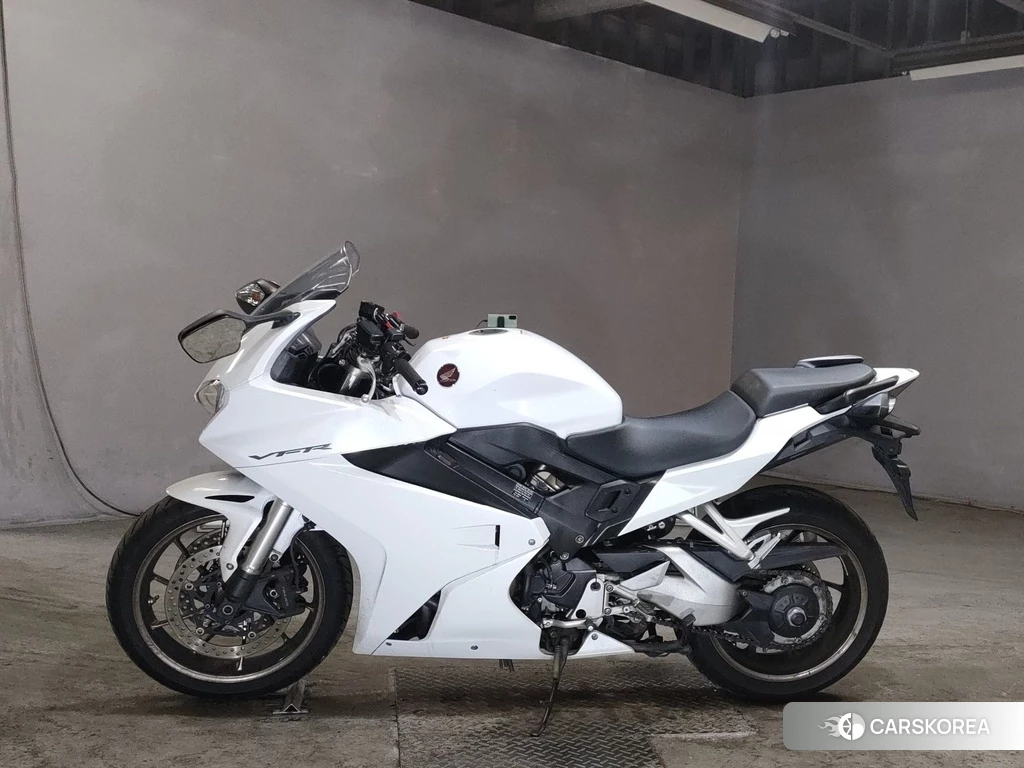 Проданный Honda VFR800F 2017 из Японии
