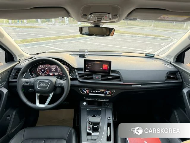 Audi Q5L 2021 Черный из Китая, фото 4
