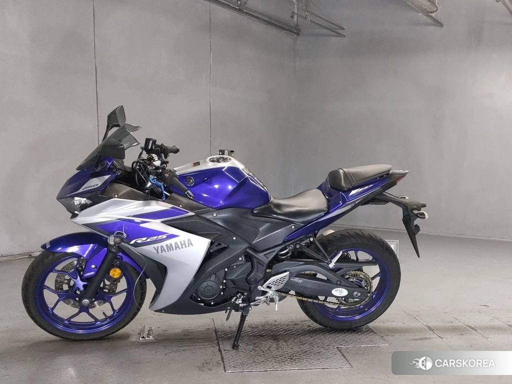 Проданный Yamaha YZF-R25 2015 из Японии