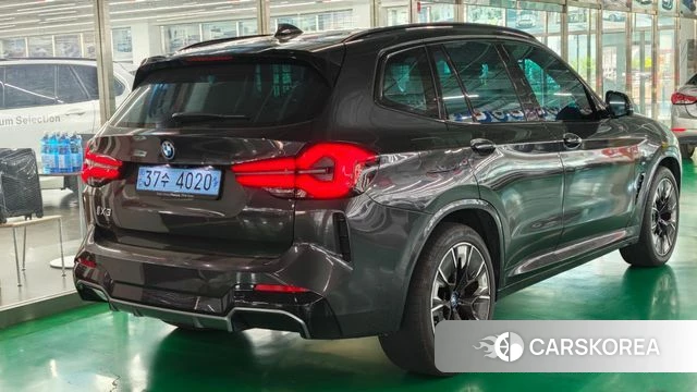 BMW iX3 2024 Серый из Кореи, фото 2