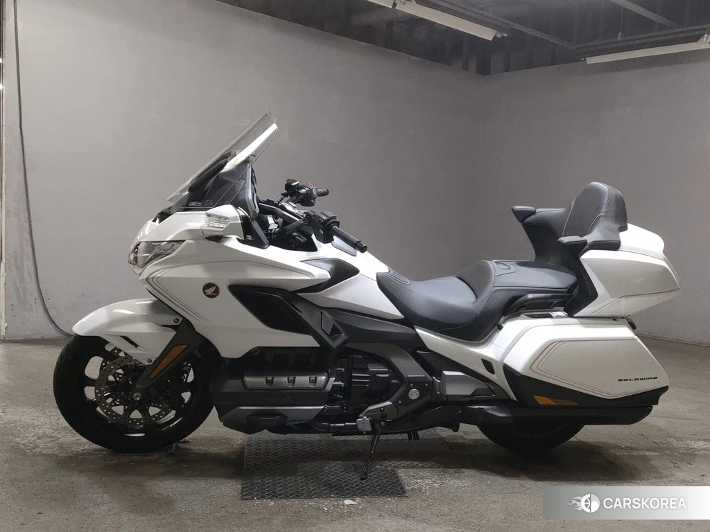 Проданный Honda GL1800 TOUR 2020 из Японии