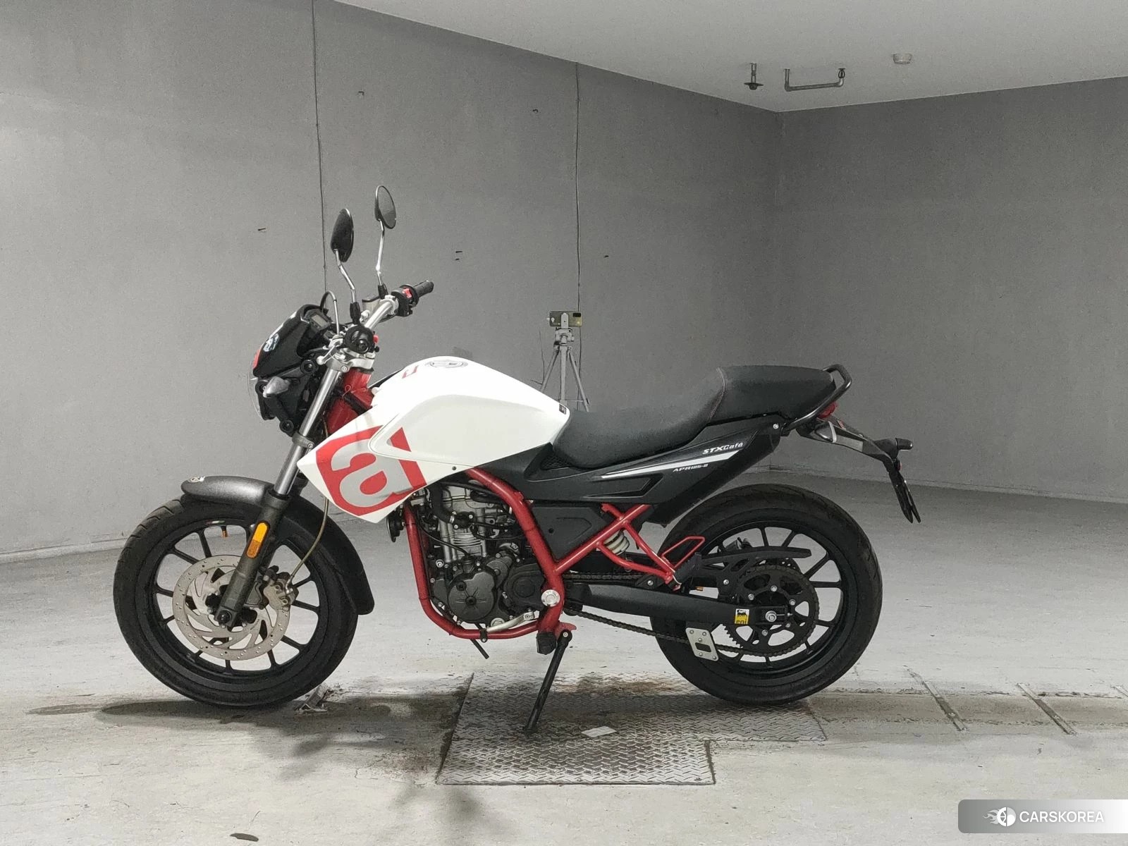 Aprilia STX125 CAFE 2015 из Японии, фото 3